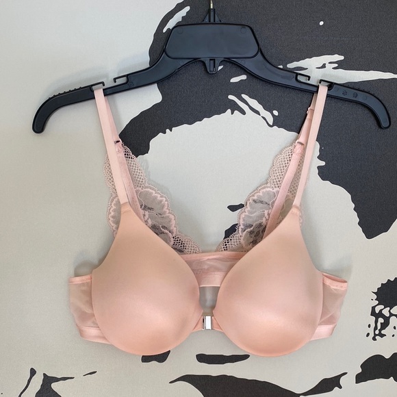 Lacy Pale Pink Front Close Bra - 36B - Picture 1 of 6